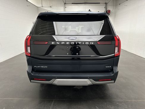 Used 2025 Ford Expedition Max Platinum w/ Driver's Package AWD/4WD image 9