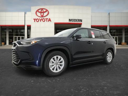New 2026 Toyota Grand Highlander XLE FWD image 5