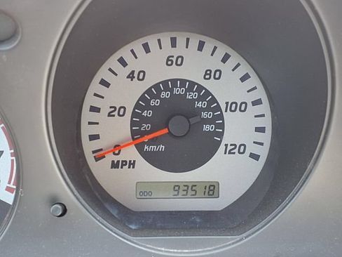 Used 2004 Nissan Frontier XE w/ (VTP) Value Truck Pkg RWD image 23