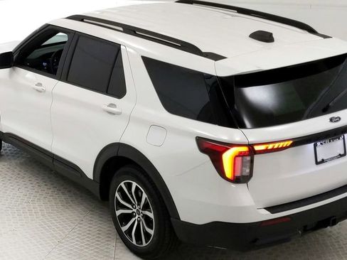 New 2025 Ford Explorer ST-Line w/ Premium Package image 17