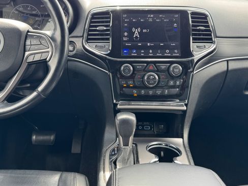 Used 2021 Jeep Grand Cherokee Limited image 15