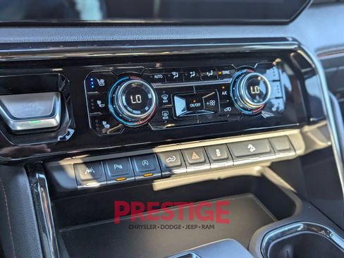 Used 2023 GMC Sierra 1500 AT4 w/ AT4 Premium Package AWD/4WD image 26