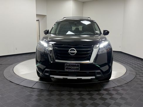 Used 2025 Nissan Pathfinder Platinum w/ Cargo Package AWD/4WD image 2