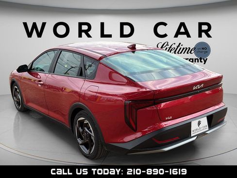Used 2025 Kia K4 EX image 12