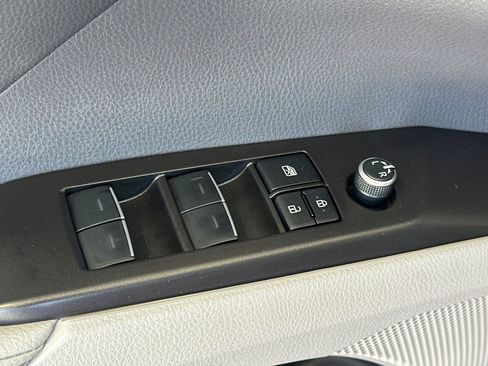 Used 2024 Toyota Camry XLE AWD/4WD image 13