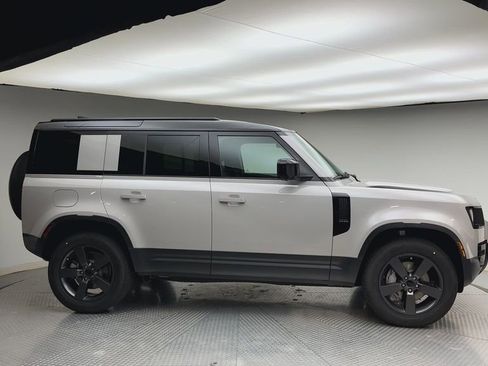 New 2026 Land Rover Defender 110 S AWD/4WD image 9