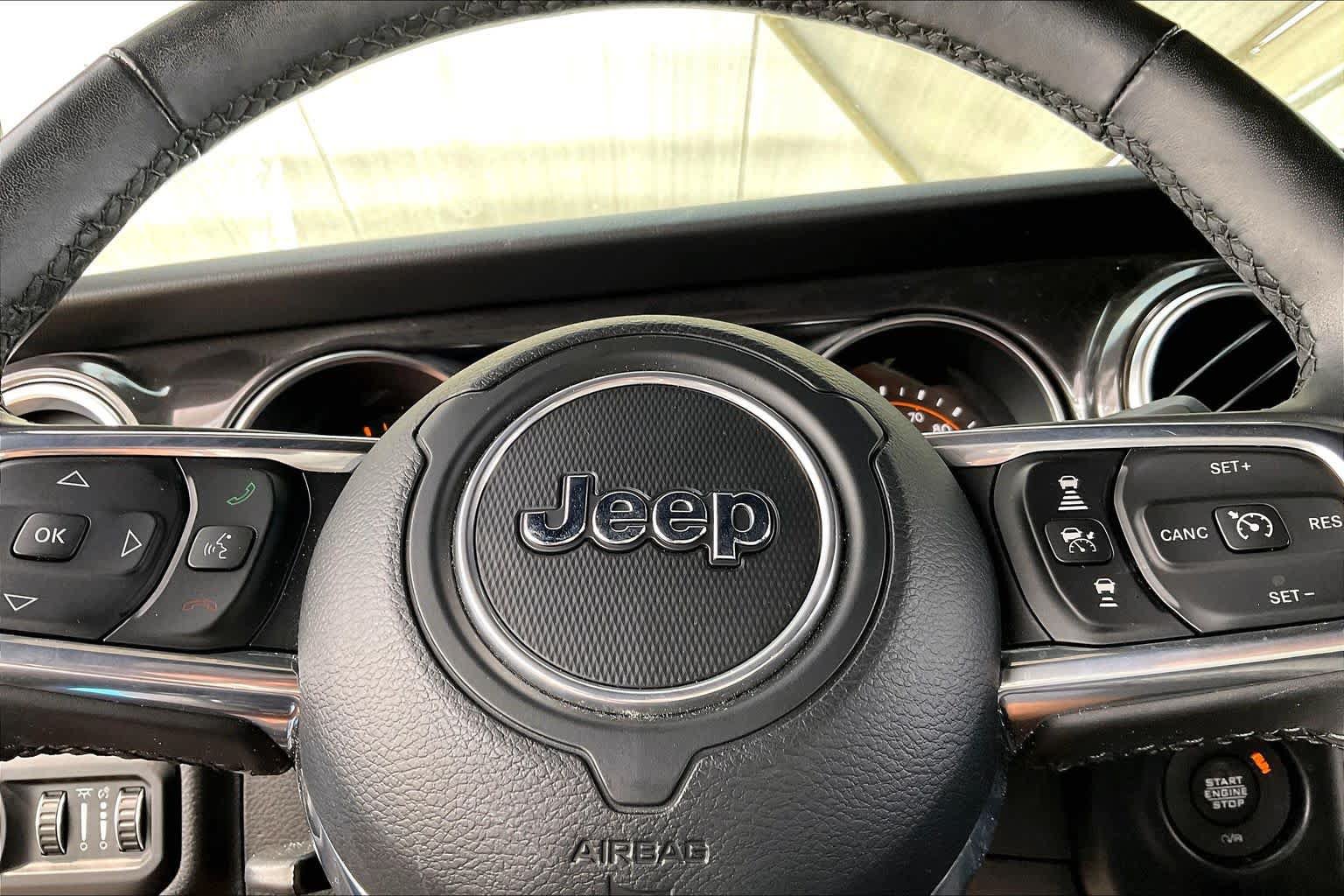 Used 2022 Jeep Wrangler Unlimited Sahara AWD/4WD image 30