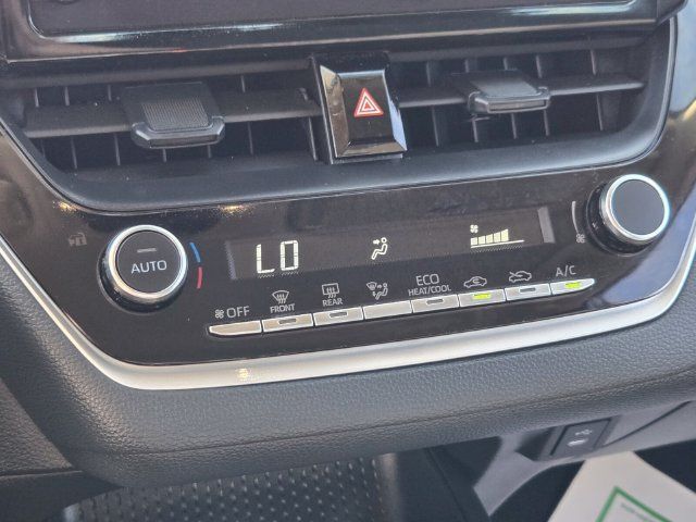 Used 2025 Toyota Corolla LE FWD image 27