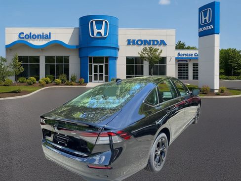 Used 2025 Honda Accord SE image 6