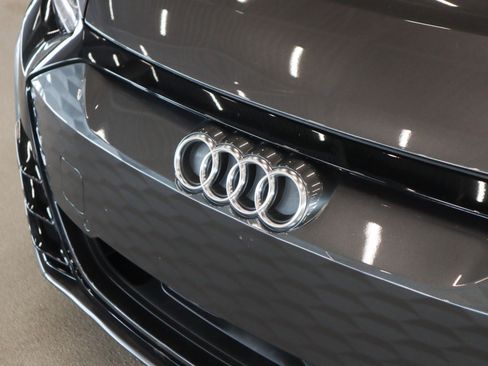 Used 2022 Audi RS e-tron GT image 30
