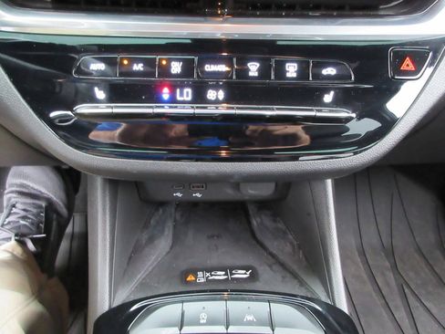Certified 2024 Buick Envista Avenir FWD image 30