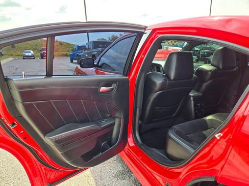 Used 2019 Dodge Charger R/T w/ Plus Group RWD image 29