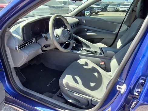 Used 2022 Hyundai Elantra SEL image 9