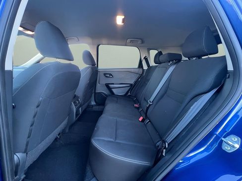 Used 2023 Nissan Rogue S image 19