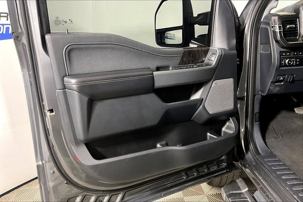 Used 2024 Ford F250 Lariat w/ Lariat Ultimate Package AWD/4WD image 18