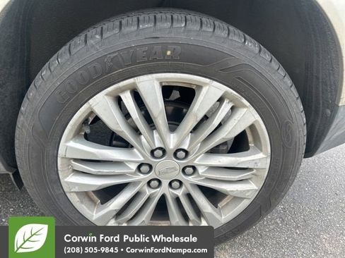 Used 2017 Cadillac XT5 Premium Luxury w/ Driver Assist Package image 14