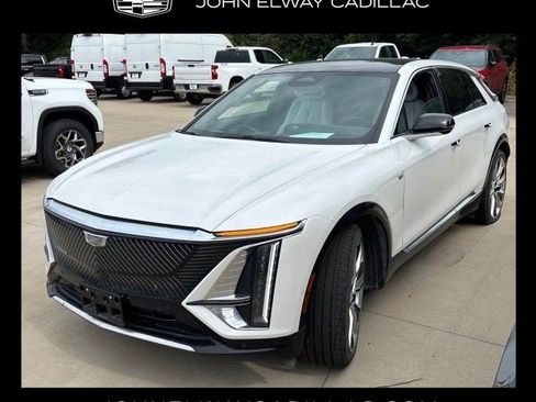 Certified 2024 Cadillac Lyriq Luxury AWD/4WD image 1