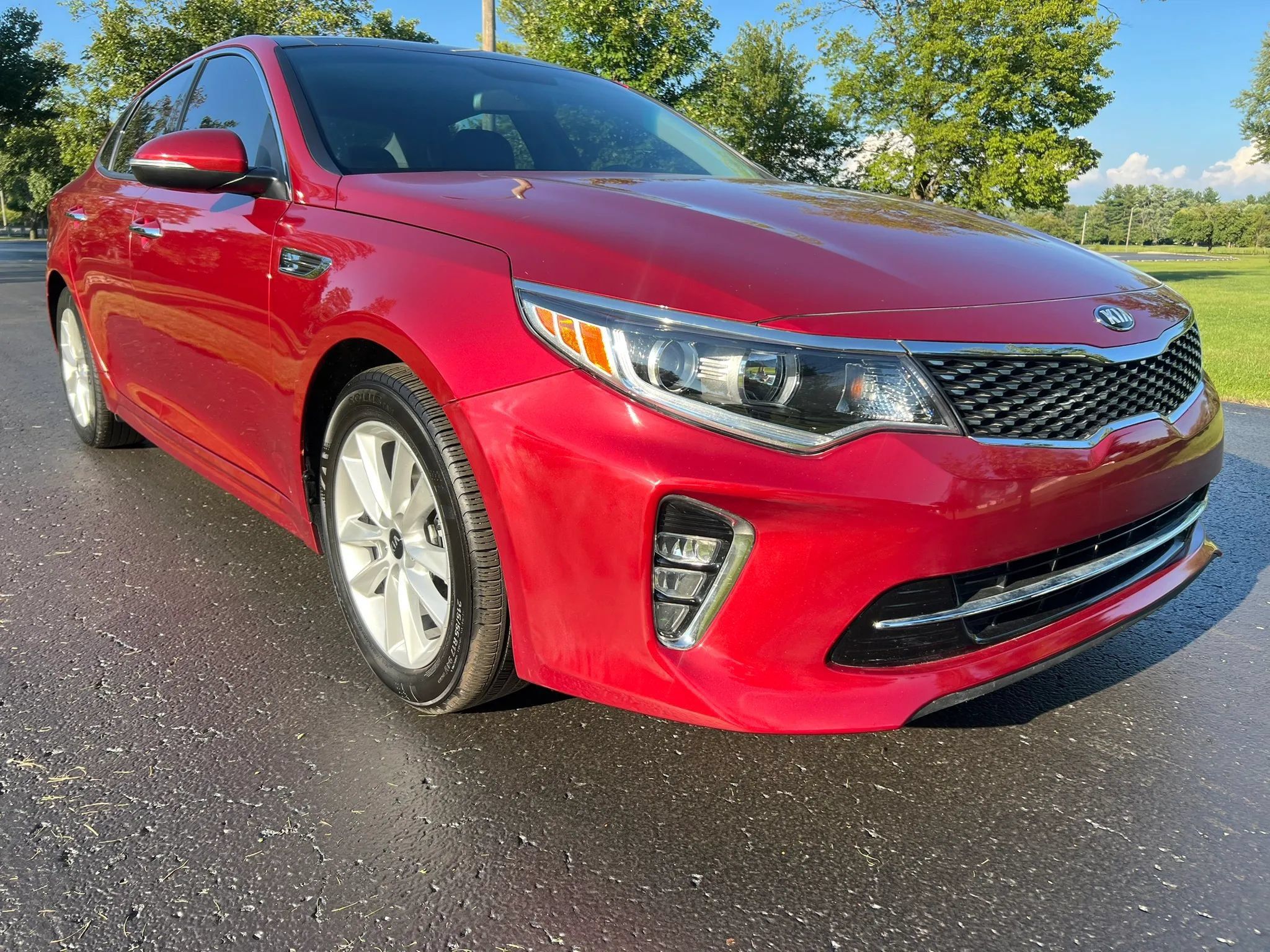 Used 2018 Kia Optima S w/ Panoramic Sunroof Package FWD image 3