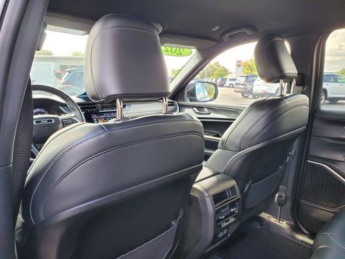 Used 2022 Jeep Grand Cherokee Altitude image 26