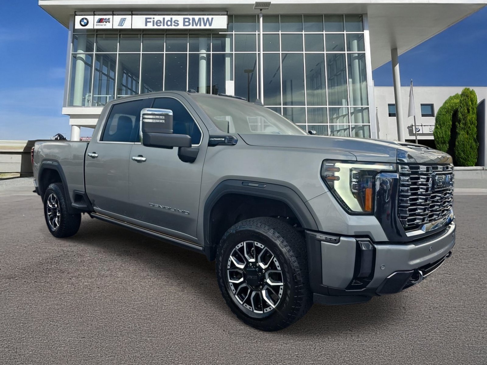 Used 2024 GMC Sierra 3500 Denali Ultimate AWD/4WD image 1