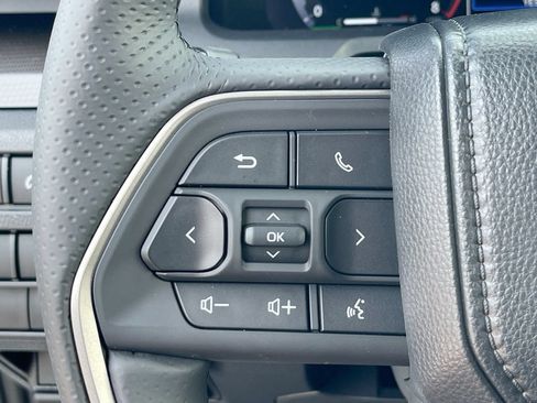Used 2026 Toyota 4Runner Limited AWD/4WD image 7