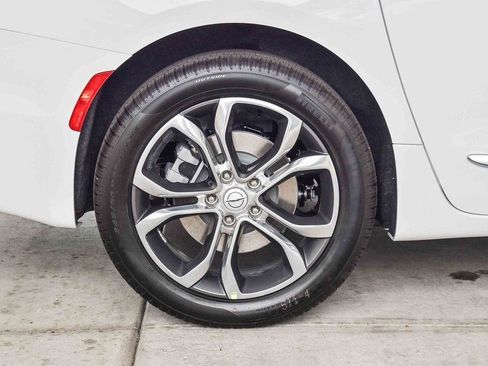 New 2026 Chrysler Pacifica Pinnacle w/ Trailer Tow Group image 11