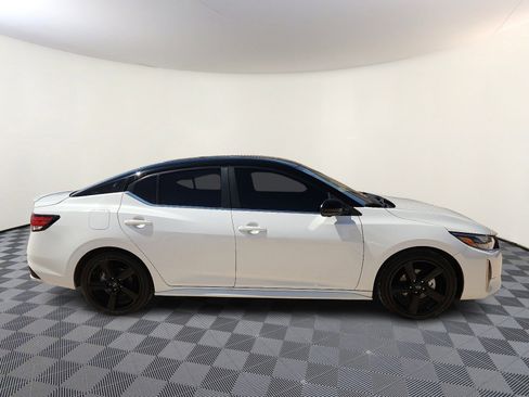 Used 2024 Nissan Sentra SR w/ SR Premium Package FWD image 5