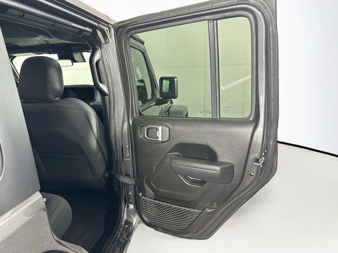 Used 2025 Jeep Wrangler Unlimited Sport AWD/4WD image 27