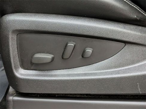 Used 2015 GMC Yukon XL SLT image 11