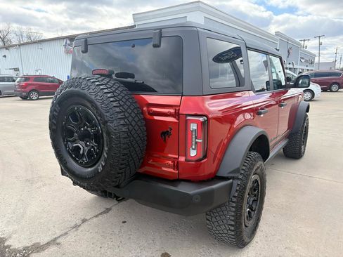 Used 2022 Ford Bronco Wildtrak image 3