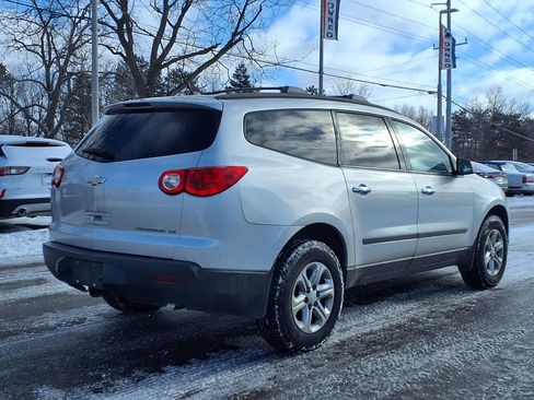 Used 2012 Chevrolet Traverse LS image 5