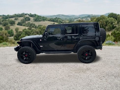 Used 2013 Jeep Wrangler Unlimited Rubicon AWD/4WD image 5
