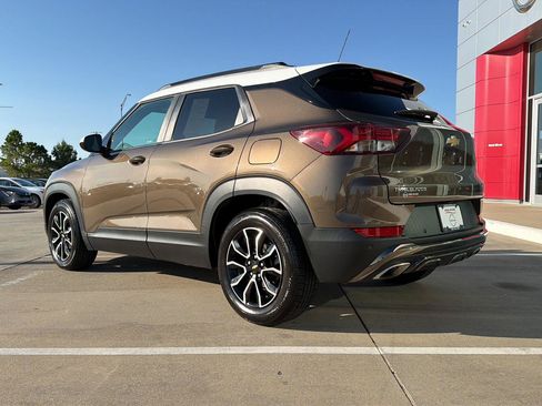 Used 2022 Chevrolet TrailBlazer ACTIV w/ Sun and Liftgate Package FWD image 11