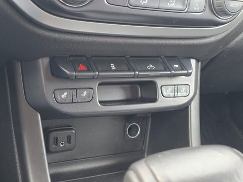 Used 2020 Chevrolet Colorado LT w/ Colorado RST Special Edition image 25