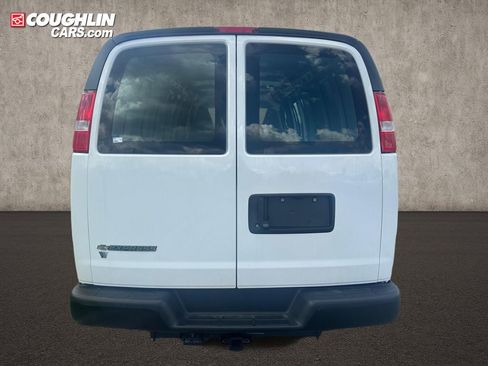 New 2025 Chevrolet Express 3500 Extended w/ Driver Convenience Package image 4