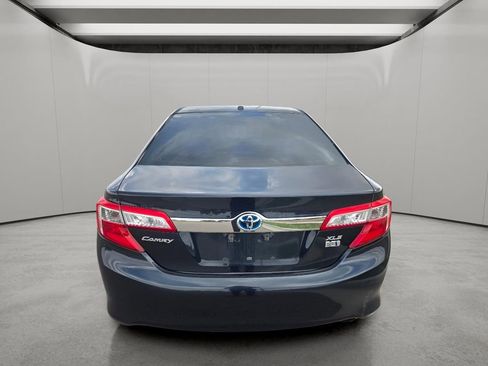 Used 2013 Toyota Camry XLE w/ Convenience Pkg image 4