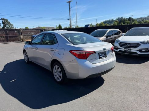 Used 2017 Toyota Corolla LE FWD image 6
