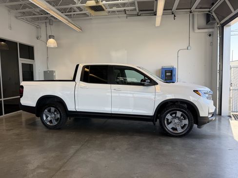 Used 2025 Honda Ridgeline TrailSport image 1