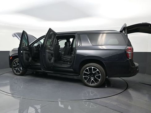 Used 2024 Chevrolet Suburban RST w/ Luxury Package RWD image 32