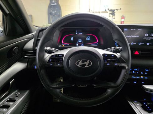 Certified 2025 Hyundai Elantra Sport FWD image 29