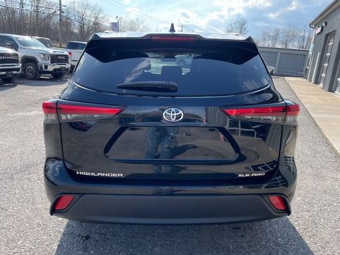 Used 2023 Toyota Highlander XLE AWD/4WD image 6