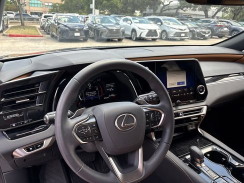 Certified 2025 Lexus RX 350 FWD image 13