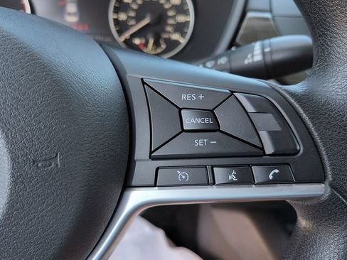 Used 2025 Nissan Altima 2.5 SV FWD image 18