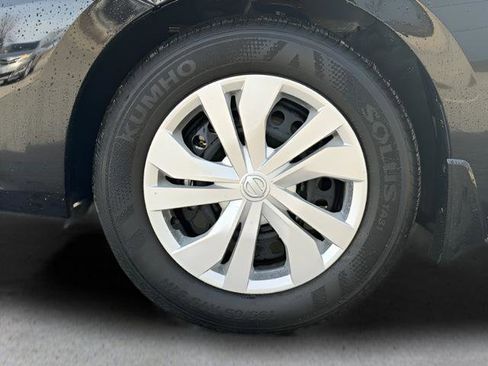 Used 2025 Nissan Versa S w/ Trunk Package image 32