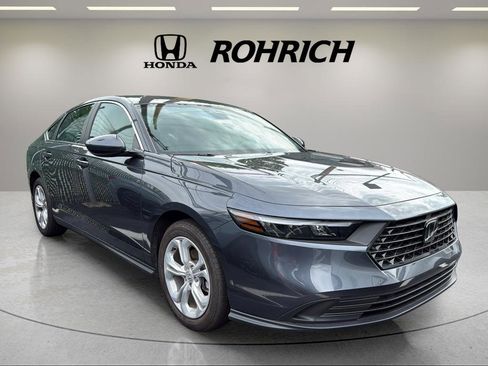 Used 2025 Honda Accord LX image 2
