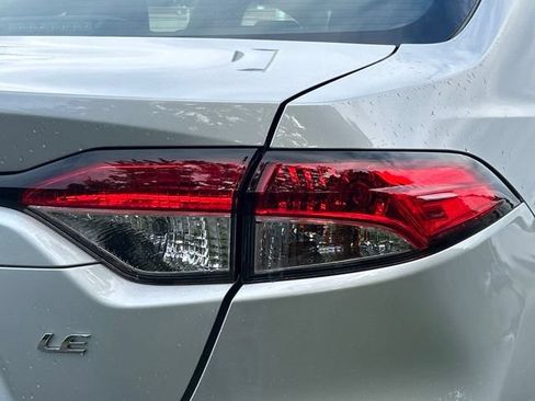 Used 2024 Toyota Corolla LE w/ LE Convenience Package FWD image 8