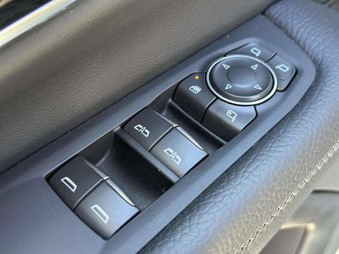 Used 2025 GMC Yukon Denali AWD/4WD image 21