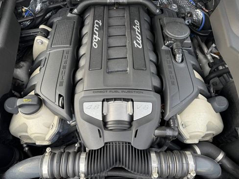 Used 2013 Porsche Cayenne Turbo w/ Premium Pkg Plus image 91