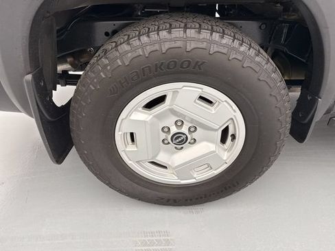 Used 2024 Nissan Frontier SV w/ Hardbody Edition AWD/4WD image 10