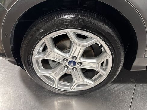 Used 2018 Ford Escape Titanium w/ Ford Safe & Smart Package AWD/4WD image 2